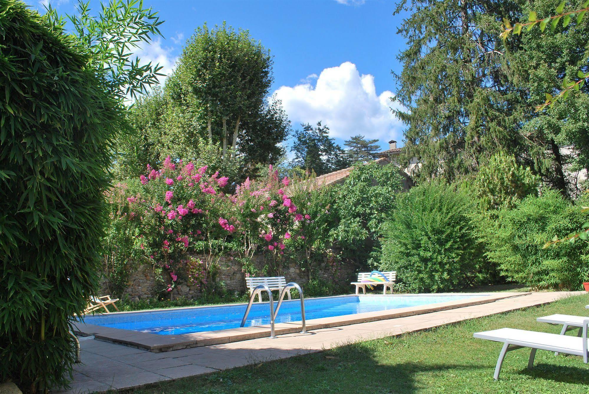 Hotel Les Bellugues 2*